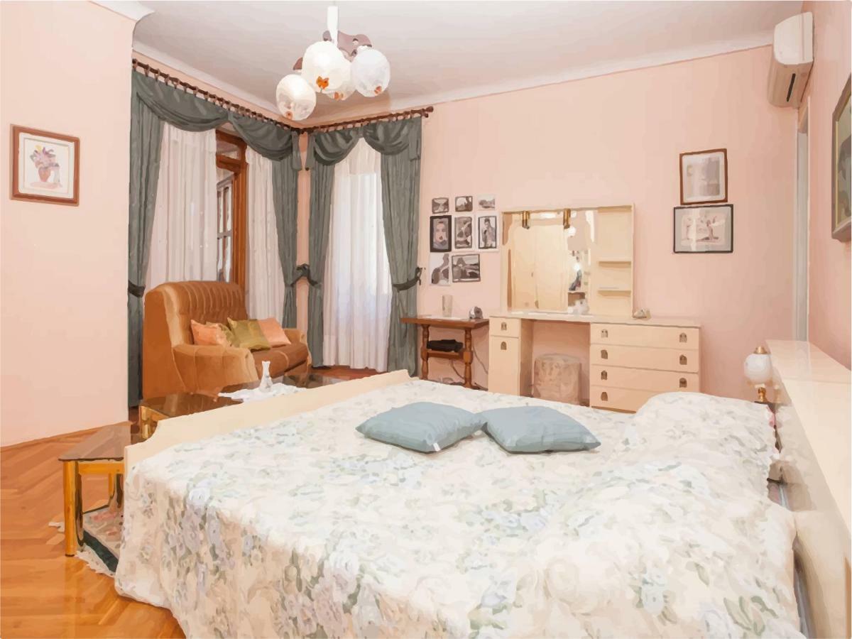 Apartment Carera Ровінь Екстер'єр фото
